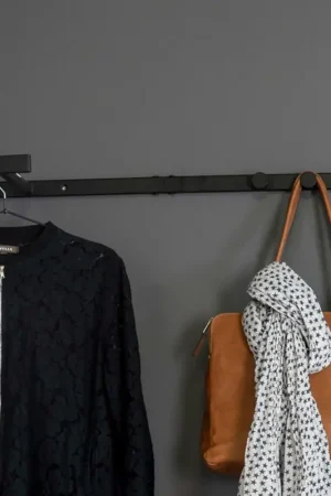 Flitsaanbieding Trento Kledingrek in Zwart Metaal