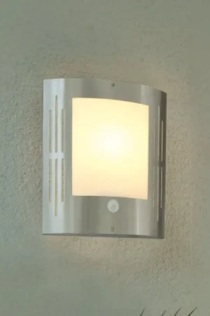 EGLO - Buiten wandlamp met sensor 1xE27/15W/230V IP44 Lage Kosten